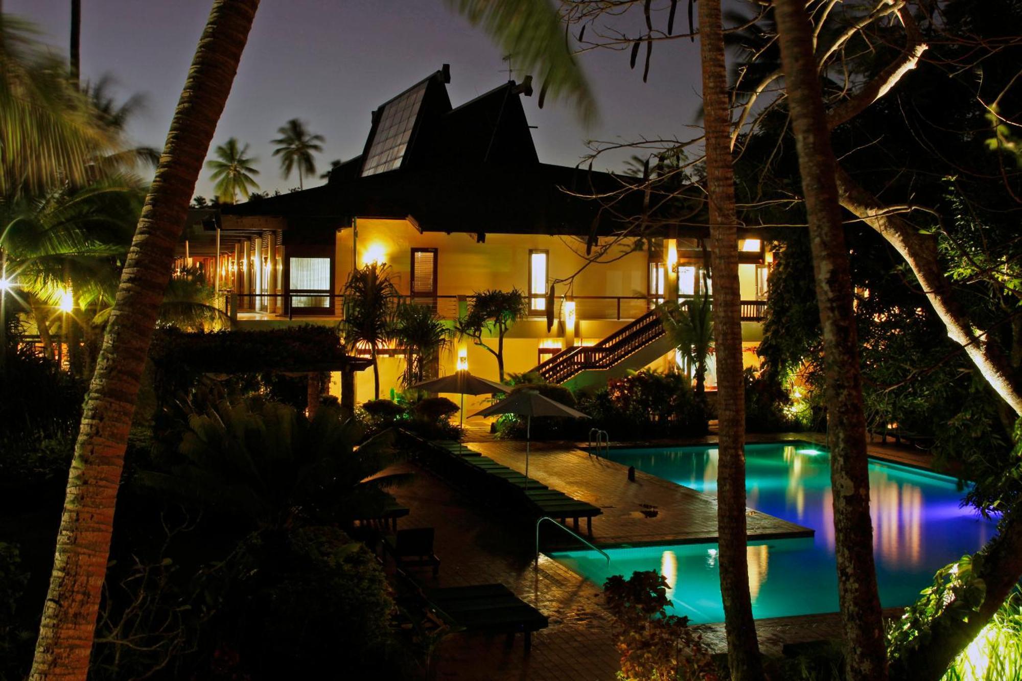 The Warwick Fiji Otel Korolevu  Dış mekan fotoğraf The house at night