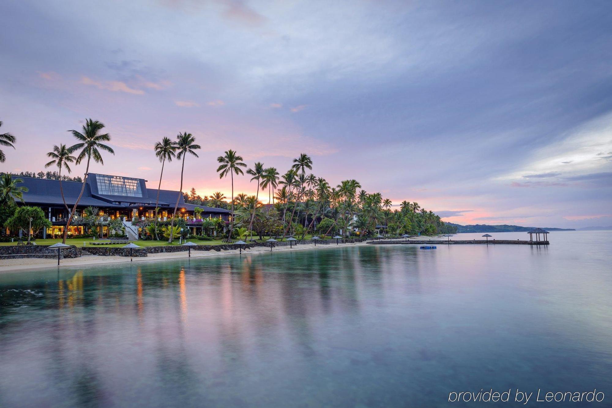 The Warwick Fiji Otel Korolevu  Dış mekan fotoğraf Sunset at the Sheraton Resort