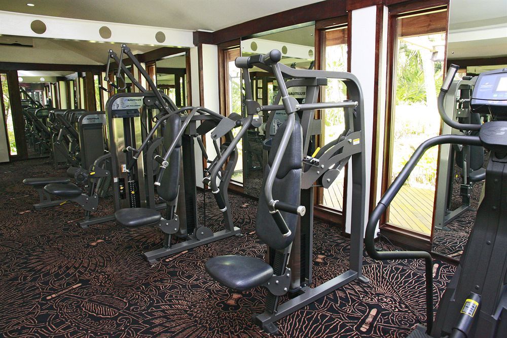 The Warwick Fiji Otel Korolevu  Dış mekan fotoğraf A row of cable crossovers