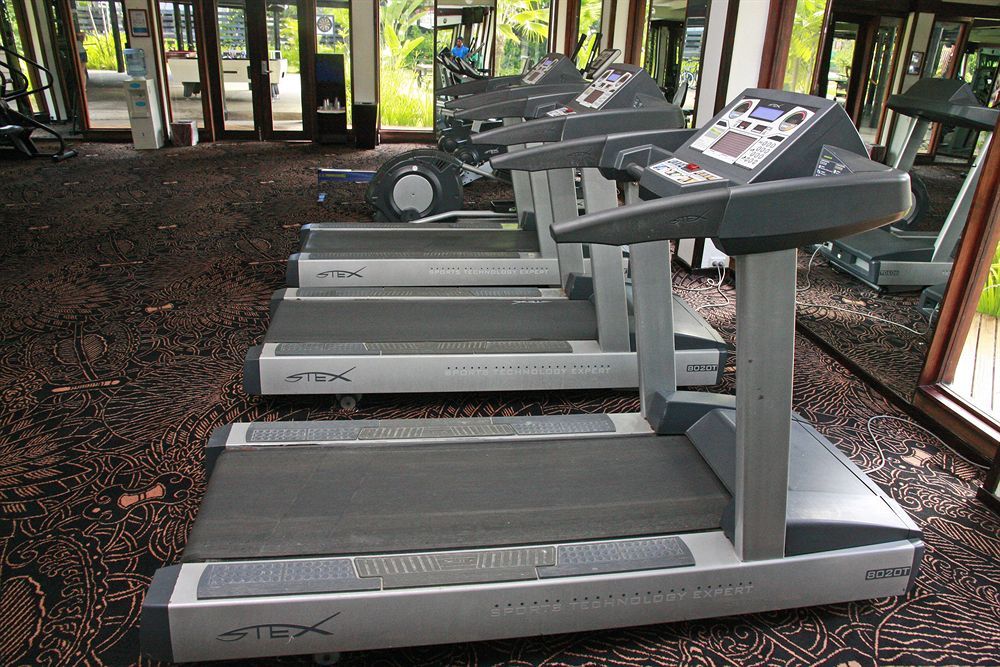The Warwick Fiji Otel Korolevu  Dış mekan fotoğraf Treadmills in a gym