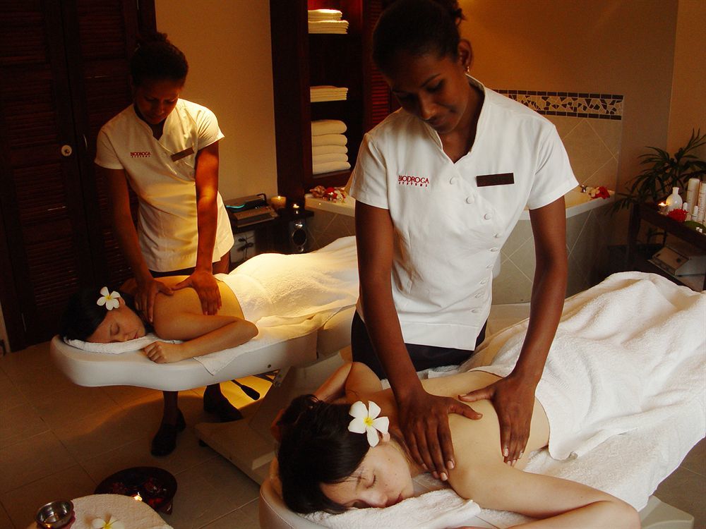 The Warwick Fiji Otel Korolevu  Dış mekan fotoğraf Massage in Mauritius