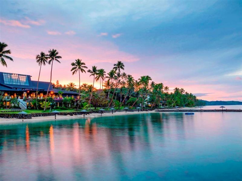 The Warwick Fiji Otel Korolevu  Dış mekan fotoğraf Sunset at the Four Seasons Resort